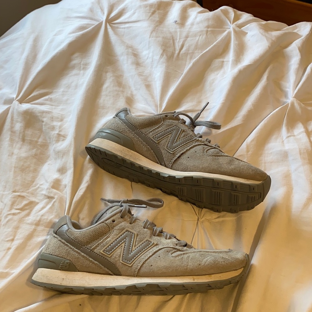 New Balance 696 Grey Sneakers